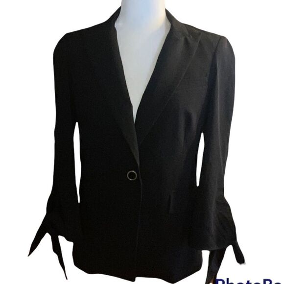 Veronica Beard Black Blazer With Tie Sleeves and One button in Front Size 4